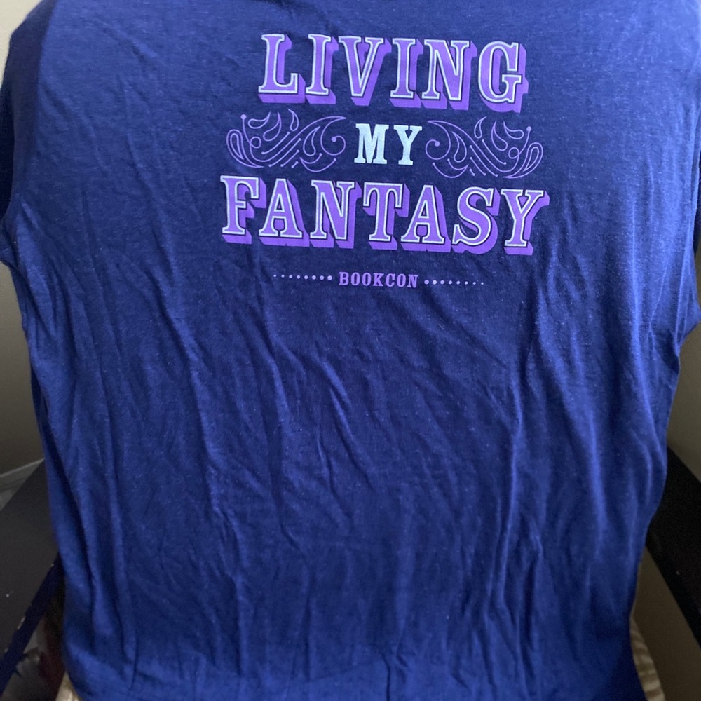 New Living My Fantasy Bookcon XL  t-shirt